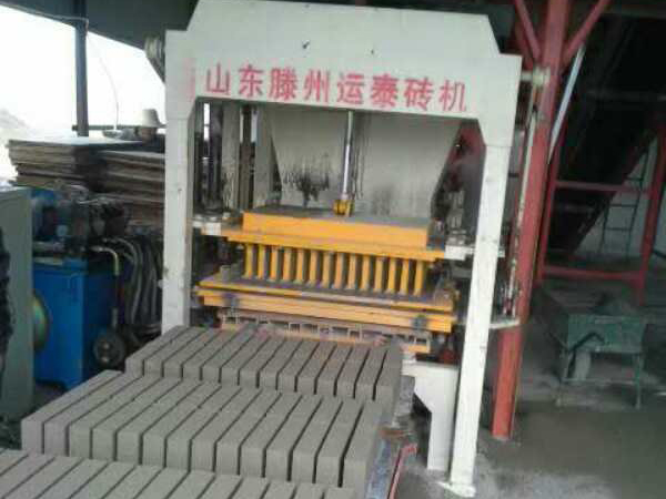 磚機安裝使用現(xiàn)場